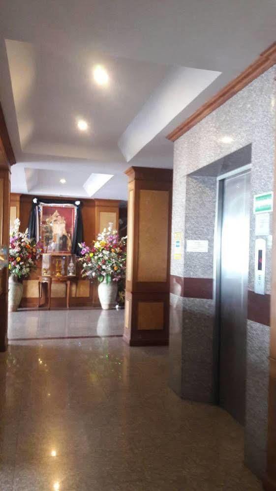 Veerasuda Condotel Ratchaburi Экстерьер фото