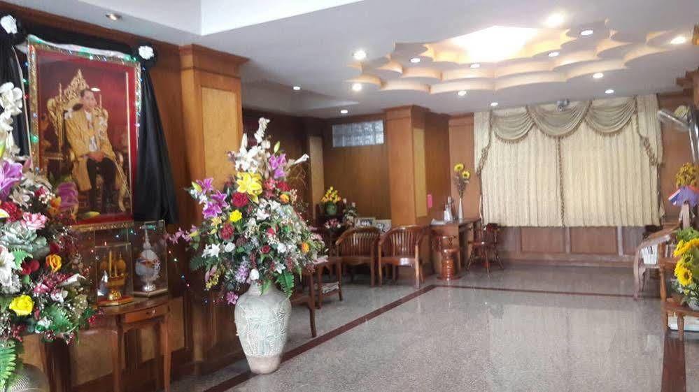 Veerasuda Condotel Ratchaburi Экстерьер фото